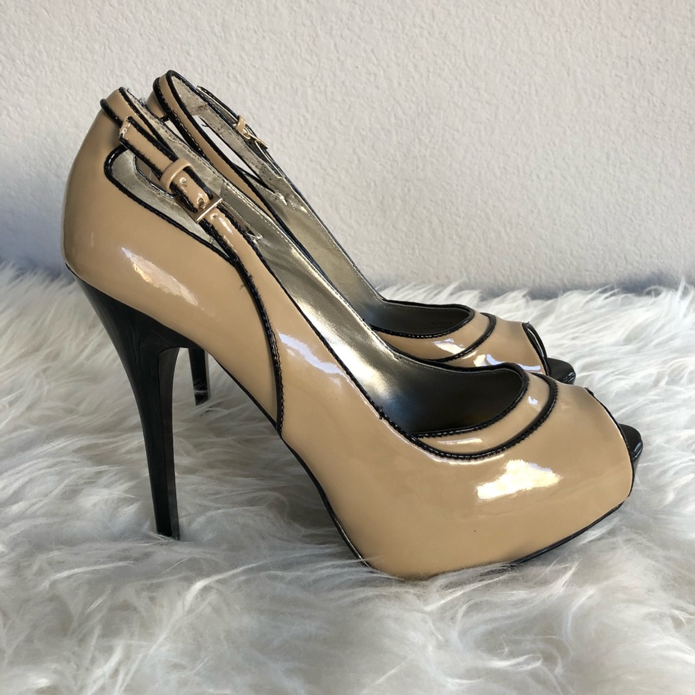 NWOB, Guess, Louisa Peep Toe Pump, Beige & Black - Picture 4 of 8